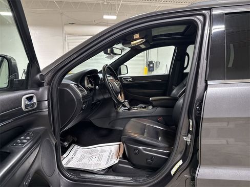 Used 2020 Jeep Grand Cherokee Limited image 20