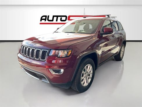 Used 2022 Jeep Grand Cherokee Laredo X image 3