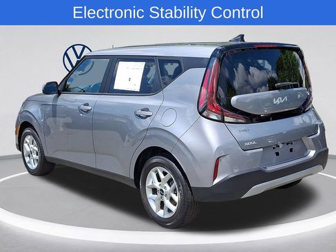 Used 2025 Kia Soul LX w/ LX Technology Package FWD image 6