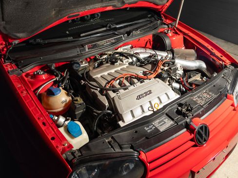 Used 2004 Volkswagen R32 image 34