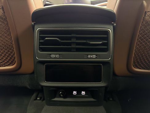 Used 2021 Audi Q8 Prestige w/ Prestige Package AWD/4WD image 29