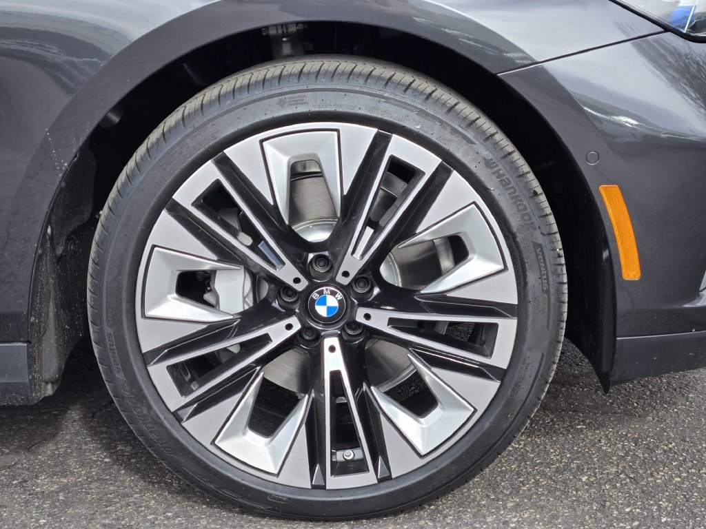 Certified 2026 BMW 530i xDrive AWD/4WD image 12