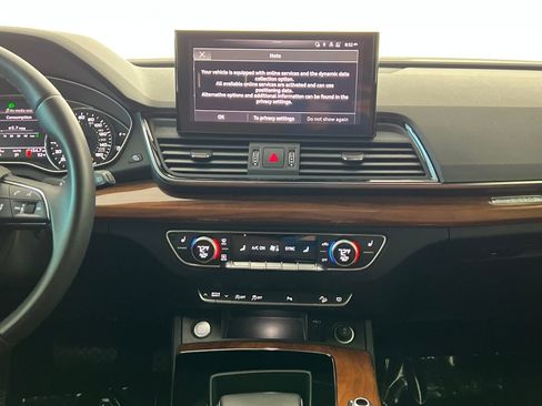 Used 2022 Audi Q5 2.0T Premium w/ Convenience Package AWD/4WD image 20