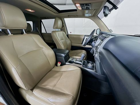 Used 2013 Toyota 4Runner Limited image 31
