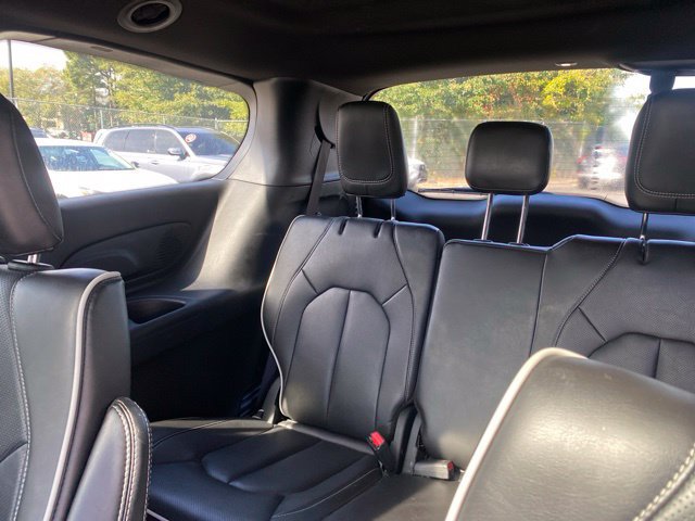 Used 2026 Chrysler Pacifica Limited w/ S Appearance Package FWD image 11