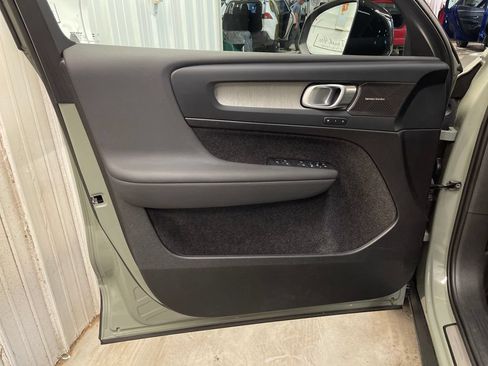 Used 2025 Volvo XC40 B5 Plus w/ Protection Package Premier AWD/4WD image 15