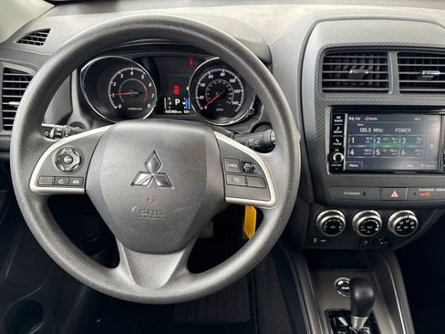 Used 2025 Mitsubishi Outlander Sport ES image 14