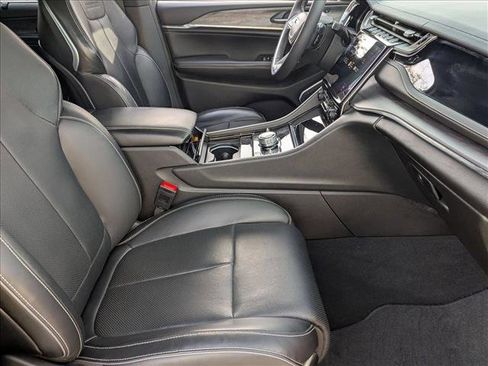 Used 2023 Jeep Grand Cherokee L Overland w/ Luxury Tech Group IV image 23