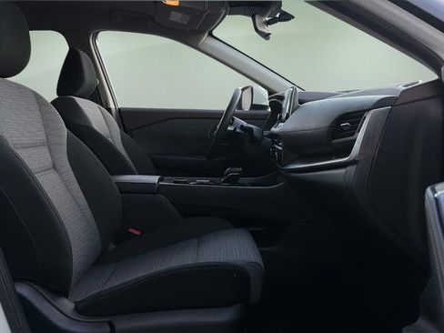 Used 2023 Nissan Rogue SV image 11