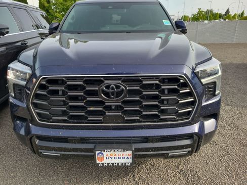 Used 2025 Toyota Sequoia Platinum AWD/4WD image 13