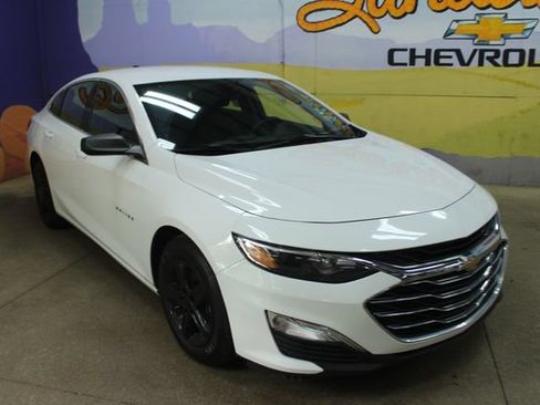 Used 2020 Chevrolet Malibu LS FWD image 4
