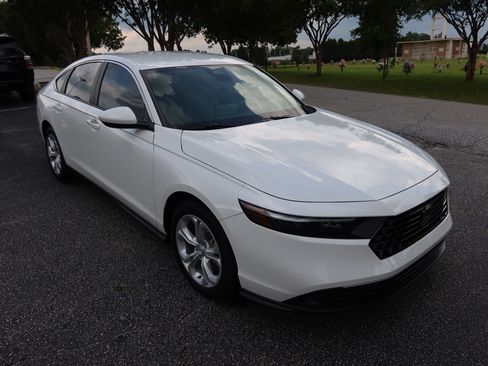 Certified 2025 Honda Accord LX image 2