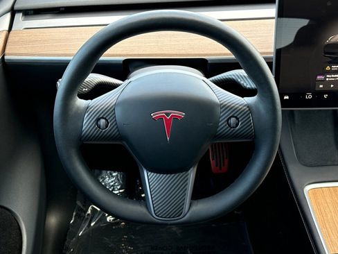 Used 2025 Tesla Model Y Long Range AWD/4WD image 16