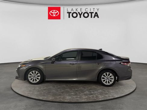 Used 2019 Toyota Camry LE FWD image 3