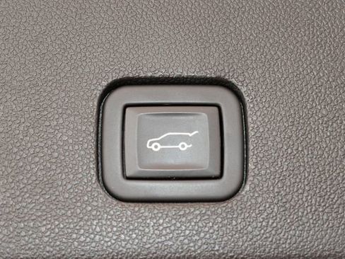 Used 2023 Cadillac XT6 Sport w/ LPO, Floor Liner Package AWD/4WD image 17