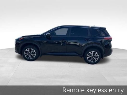 Used 2023 Nissan Rogue SV image 4