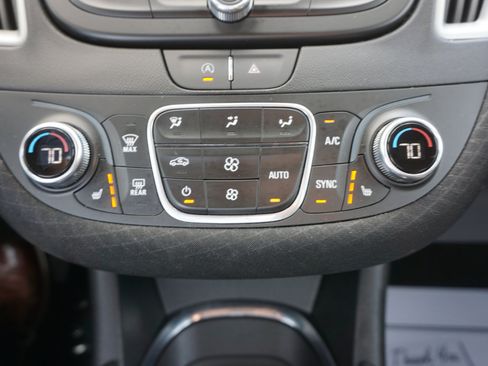 Used 2024 Chevrolet Malibu LT image 14