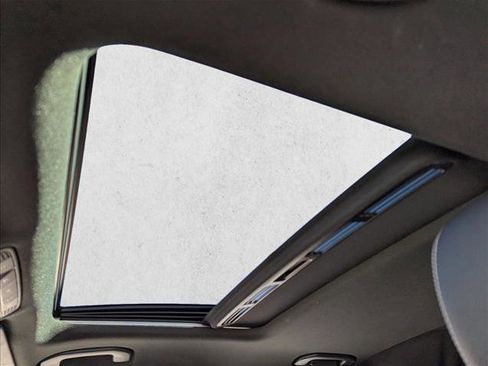 Used 2018 Mercedes-Benz GLC 300 4MATIC Coupe image 15