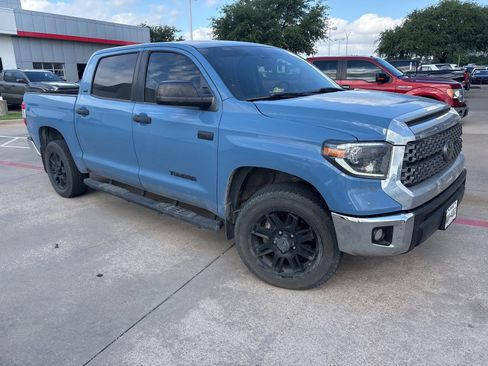 Used 2021 Toyota Tundra SR5 w/ SR5 Leather Package AWD/4WD image 3