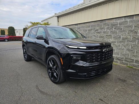 Used 2024 Chevrolet Traverse RS w/ LPO, Floor Liner Package image 10