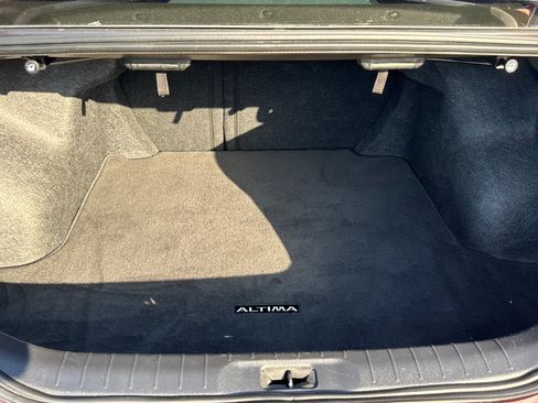 Used 2024 Nissan Altima 2.5 SV FWD image 19