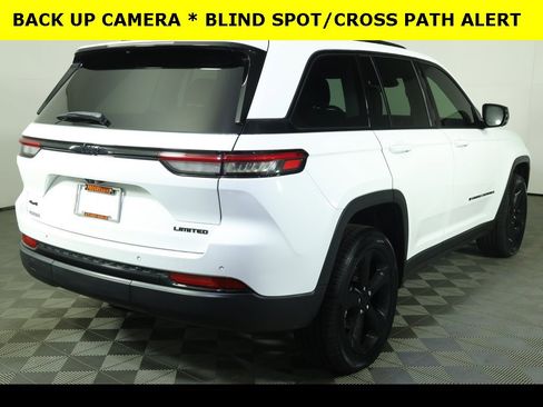 Used 2023 Jeep Grand Cherokee Limited w/ Black Appearance Package image 14