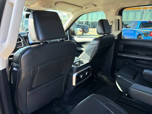Used 2024 Ford Expedition XLT RWD image 16