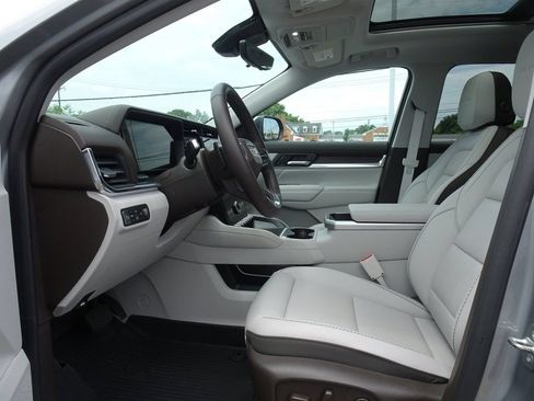 Used 2026 GMC Terrain Denali w/ LPO, Floor Liner Package AWD/4WD image 9