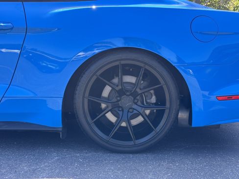 Used 2017 Ford Mustang GT RWD image 9