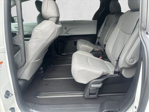 Certified 2025 Toyota Sienna XLE w/ XLE Plus Package image 21