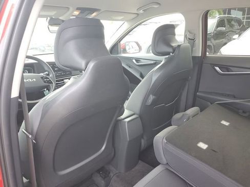 Used 2023 Kia Niro LX FWD image 8