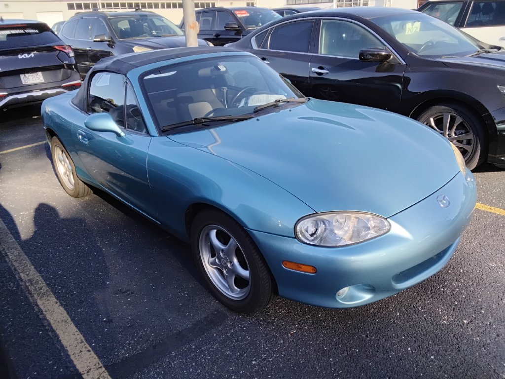 Used 2002 MAZDA MX-5 Miata RWD image 9