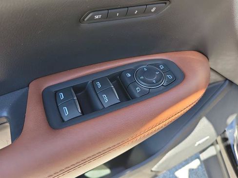 Certified 2023 Cadillac XT5 Premium Luxury FWD image 34