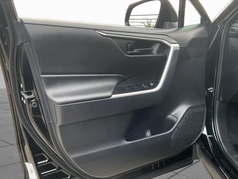 Used 2025 Toyota RAV4 LE AWD/4WD image 21