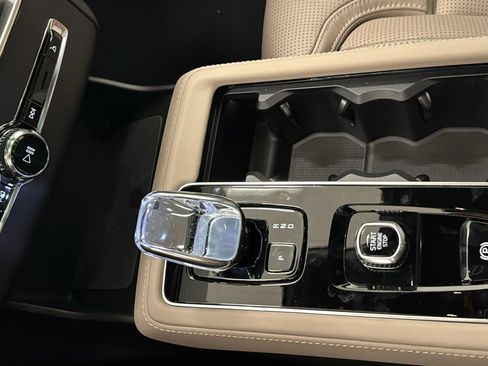 New 2026 Volvo XC90 T8 Ultra w/ Protection Package AWD/4WD image 19