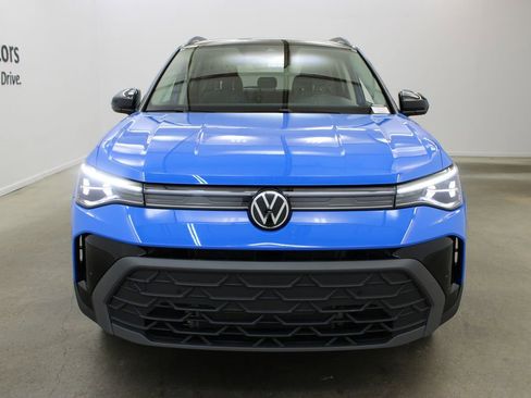Used 2025 Volkswagen Taos SE AWD/4WD image 7