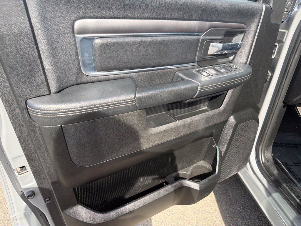Used 2022 RAM 1500 Warlock w/ Ceramic Gray Warlock Package AWD/4WD image 11