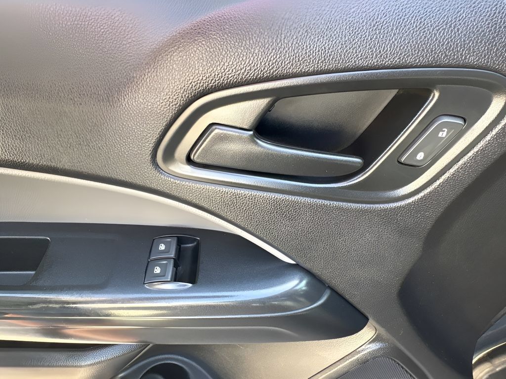 Used 2019 Chevrolet Colorado W/T RWD image 13