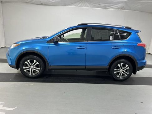 Used 2018 Toyota RAV4 LE w/ All Weather Liner Package AWD/4WD image 6
