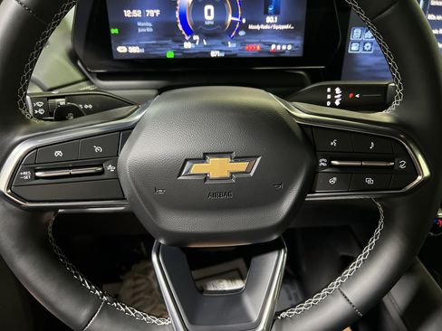 Certified 2025 Chevrolet Silverado EV LT AWD/4WD image 21