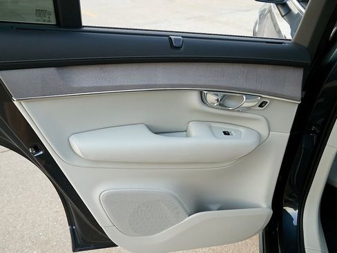 New 2026 Volvo XC90 T8 Ultra image 17