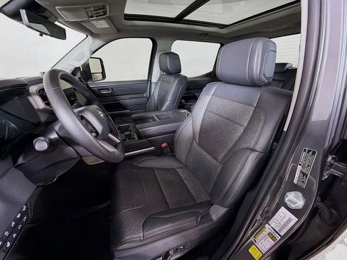 Used 2023 Toyota Tundra Limited AWD/4WD image 12
