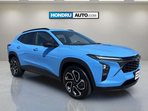 Used 2024 Chevrolet Trax RS w/ Driver Confidence Package image 2