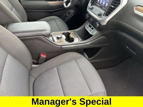 Used 2023 GMC Acadia SLE w/ Driver Convenience Package FWD image 40