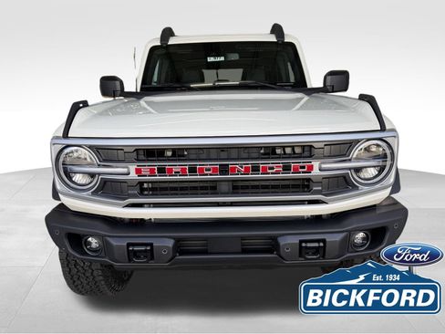 New 2026 Ford Bronco Outer Banks w/ Sasquatch Package AWD/4WD image 2