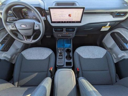 New 2025 Ford Maverick XLT image 17