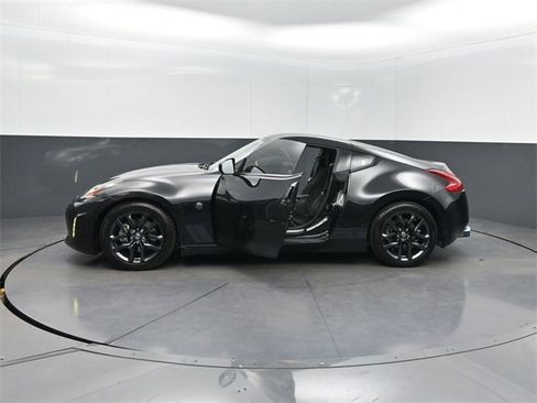 Used 2018 Nissan 370Z Coupe w/ Z34 Heritage Edition - Black image 32