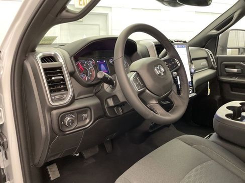 New 2026 RAM 3500 Big Horn AWD/4WD image 17