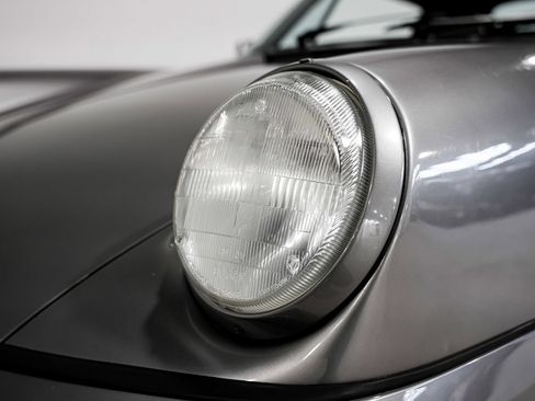Used 1990 Porsche 911 Carrera RWD image 30