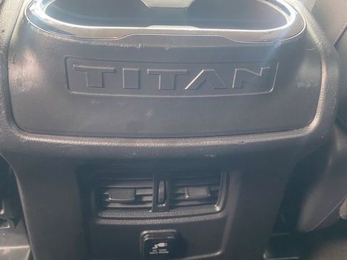 Used 2018 Nissan Titan SV w/ SV Convenience Package image 41